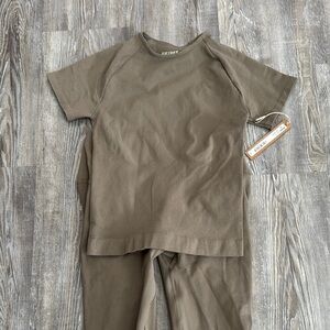 Skims contour set in shade truffle size s/m